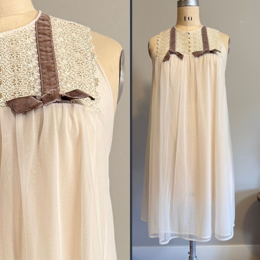 Vintage Kayser Ivory Nylon Nightgown Lace Yoke Velvet Bows Sleeveless Small 60s
